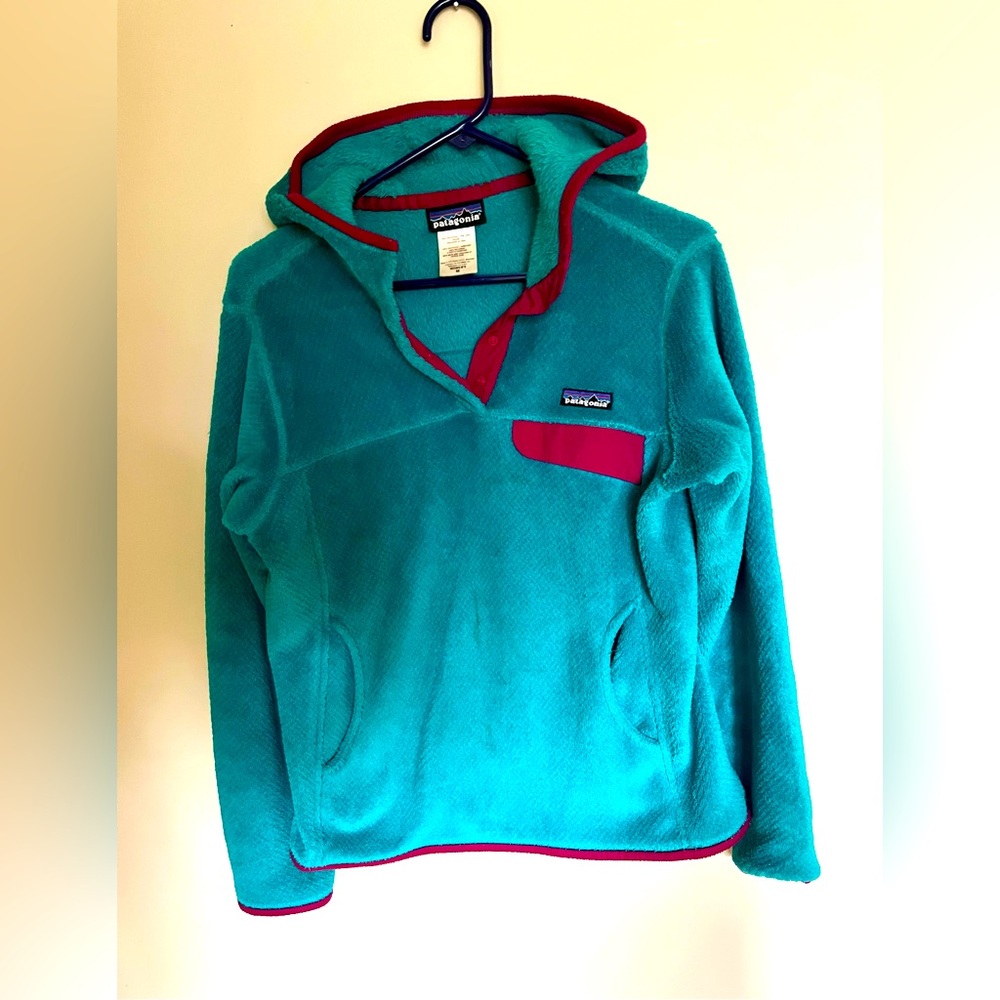Patagonia fleece pullover! Size medium.